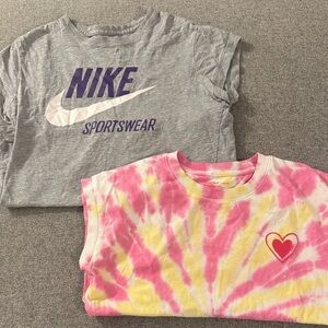 5/$15- Shirt bundle size large